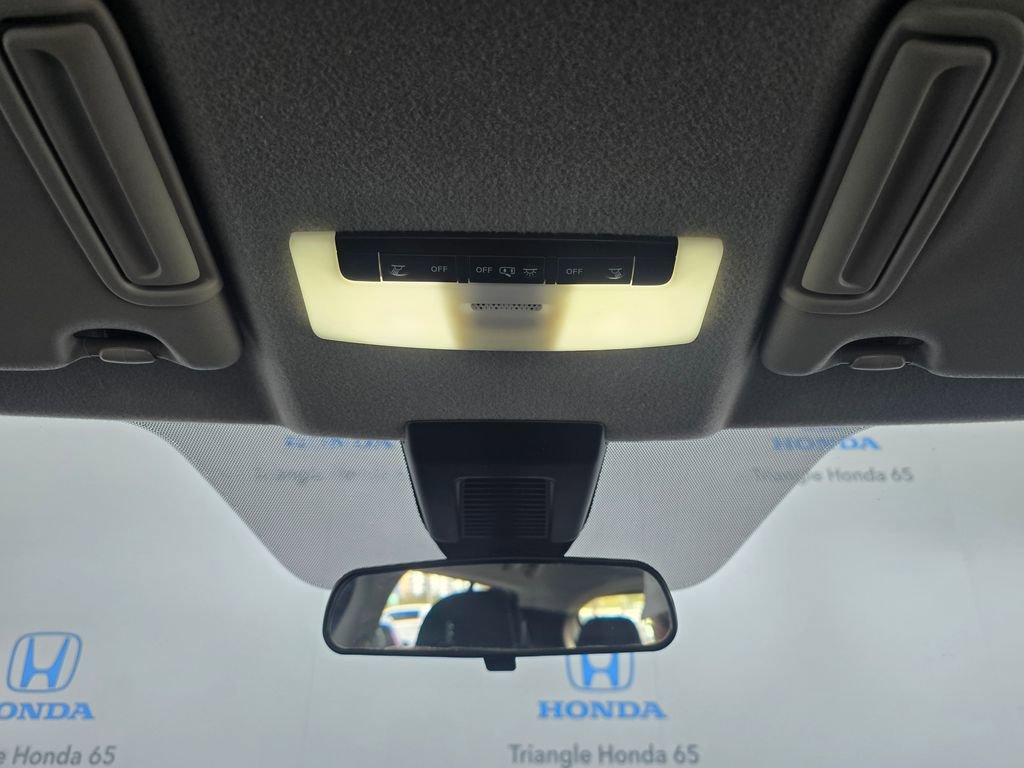 Used 2021 Nissan Kicks SV image 29