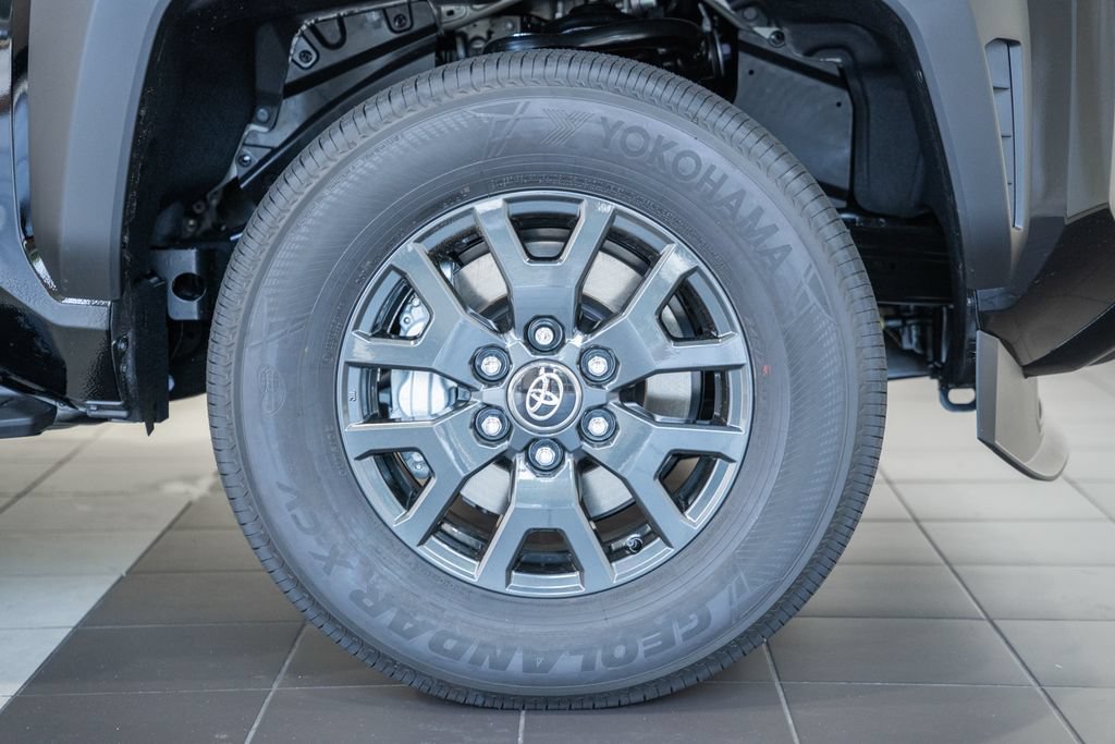 New 2026 Toyota 4Runner SR5 AWD/4WD image 16