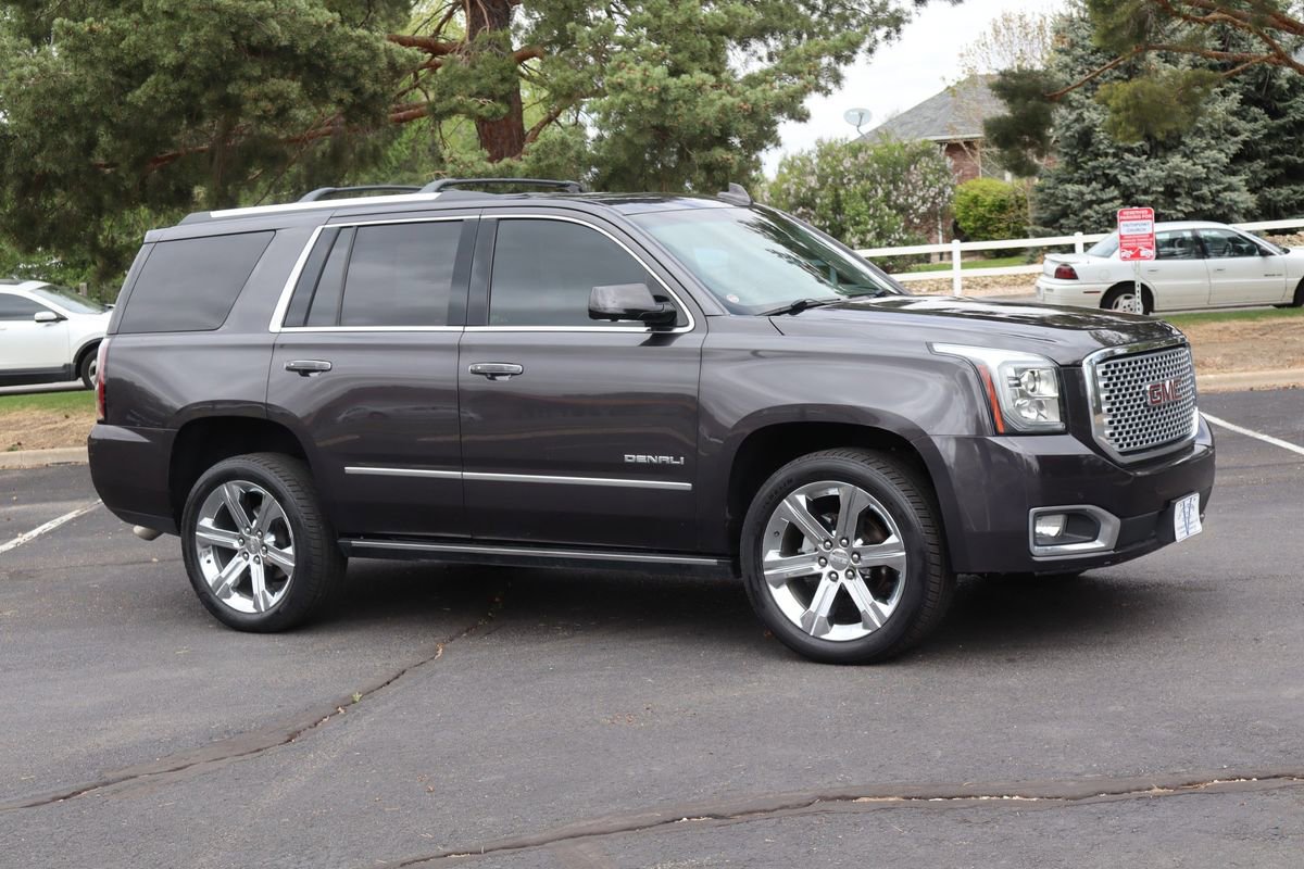 Used 2017 GMC Yukon Denali w/ Open Road Package AWD/4WD image 2
