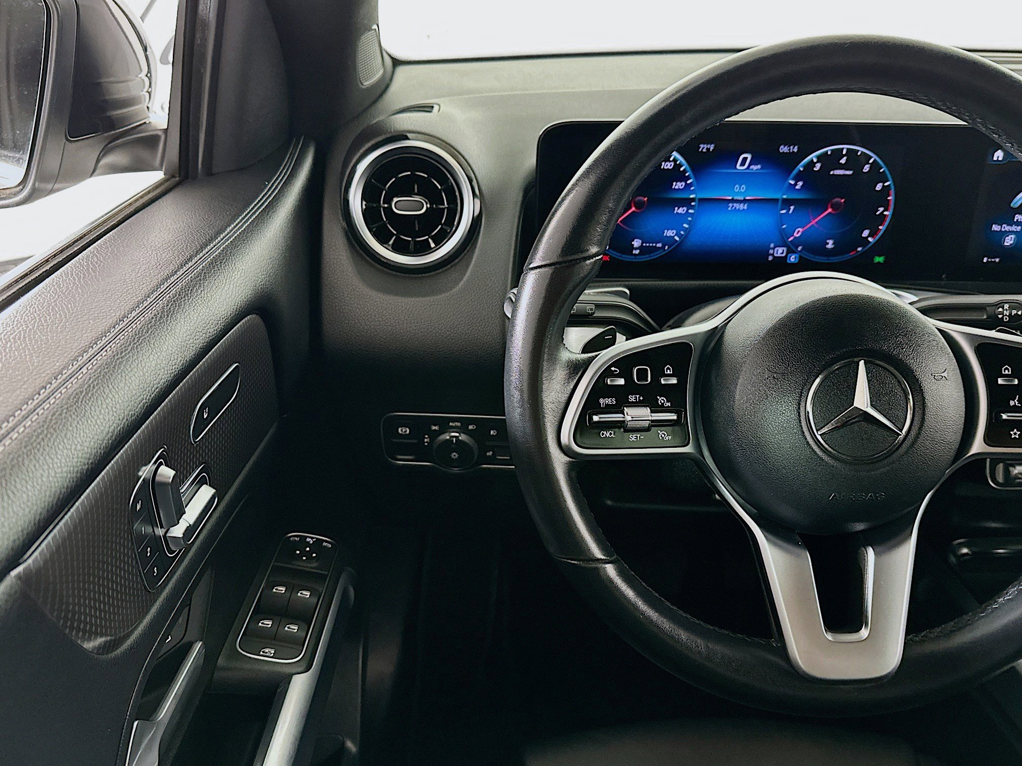Used 2023 Mercedes-Benz GLB 250 4MATIC image 10