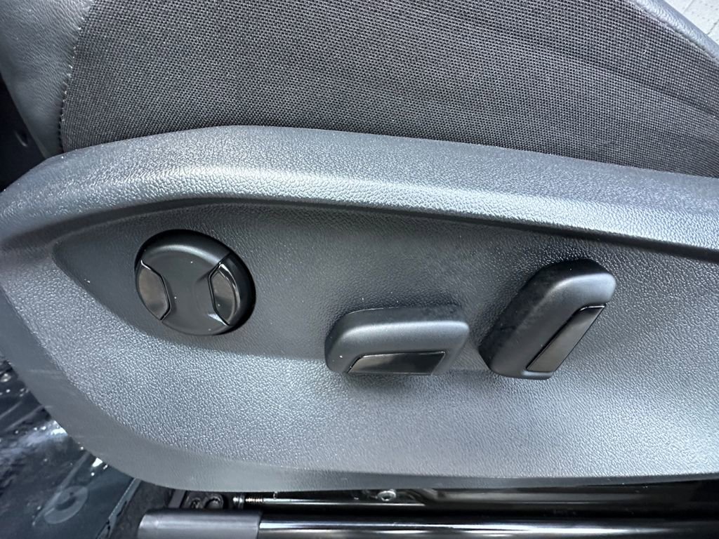 Used 2024 Volkswagen Tiguan Wolfsburg Edition image 10