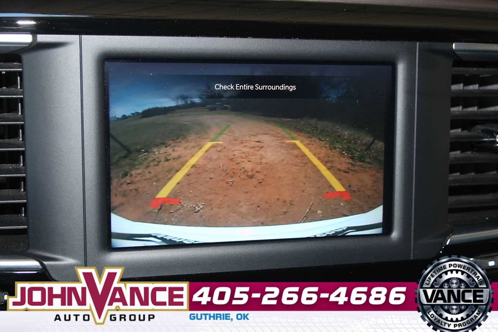 Used 2023 Chrysler Voyager LX image 28