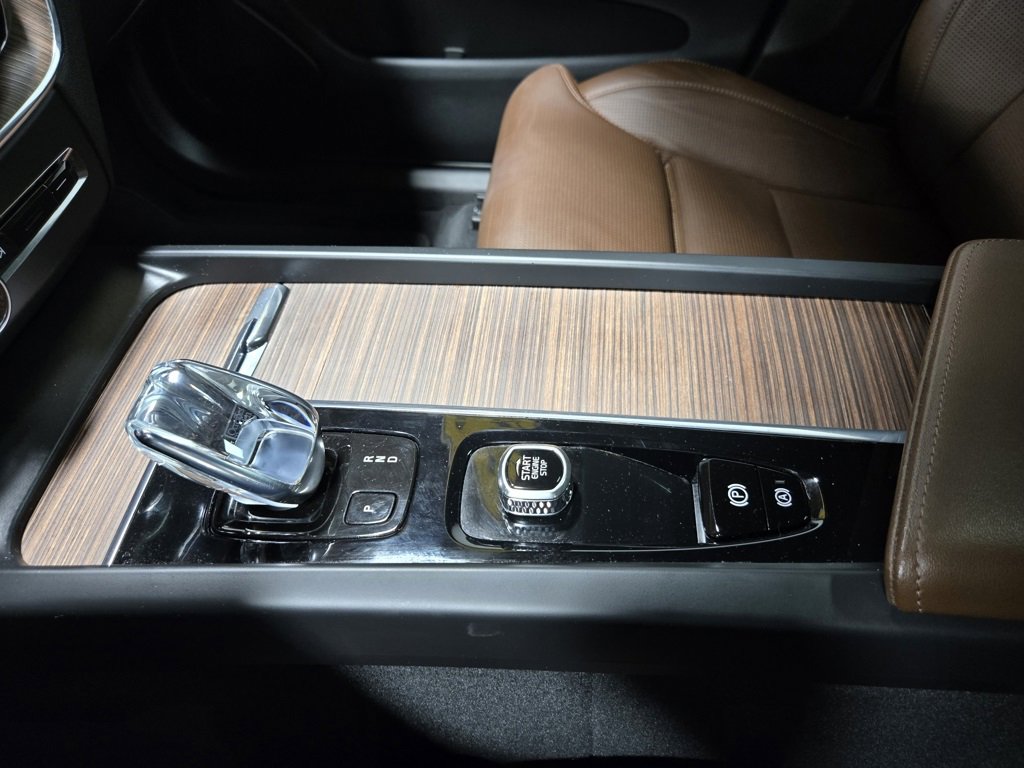 Used 2022 Volvo XC60 B5 Inscription w/ Advanced Package image 28