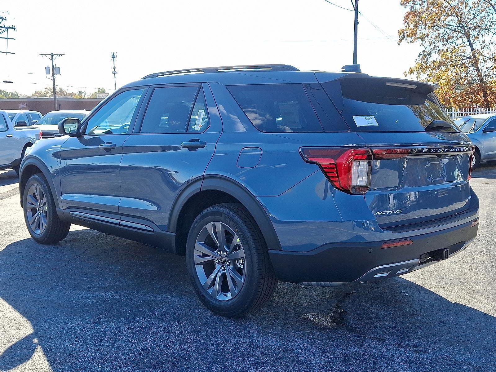 New 2026 Ford Explorer Active w/ Active Comfort Package image 3