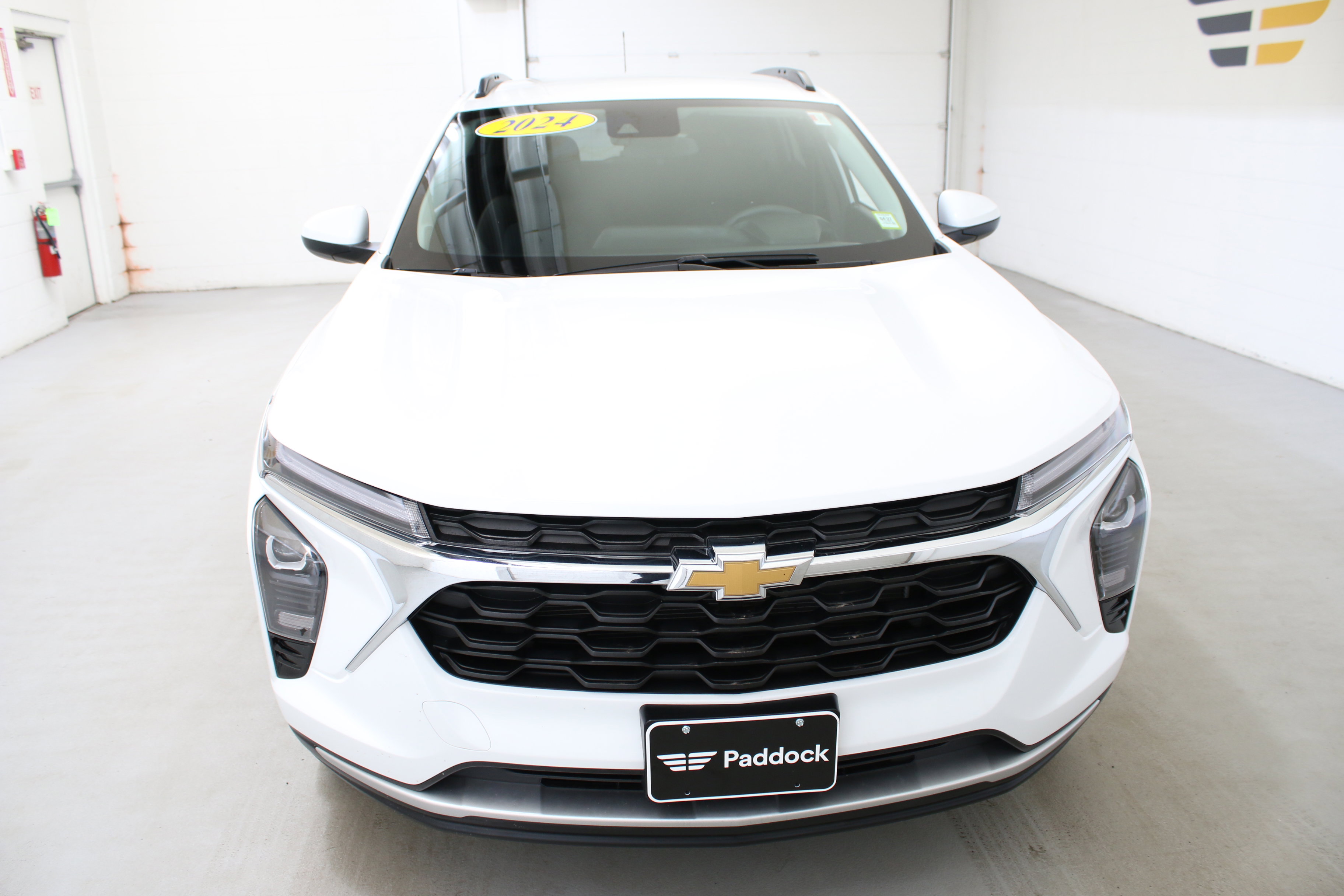 Used 2024 Chevrolet Trax LT image 2