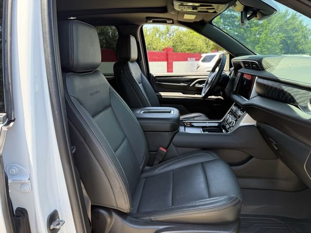 Used 2024 GMC Yukon XL Denali RWD image 32