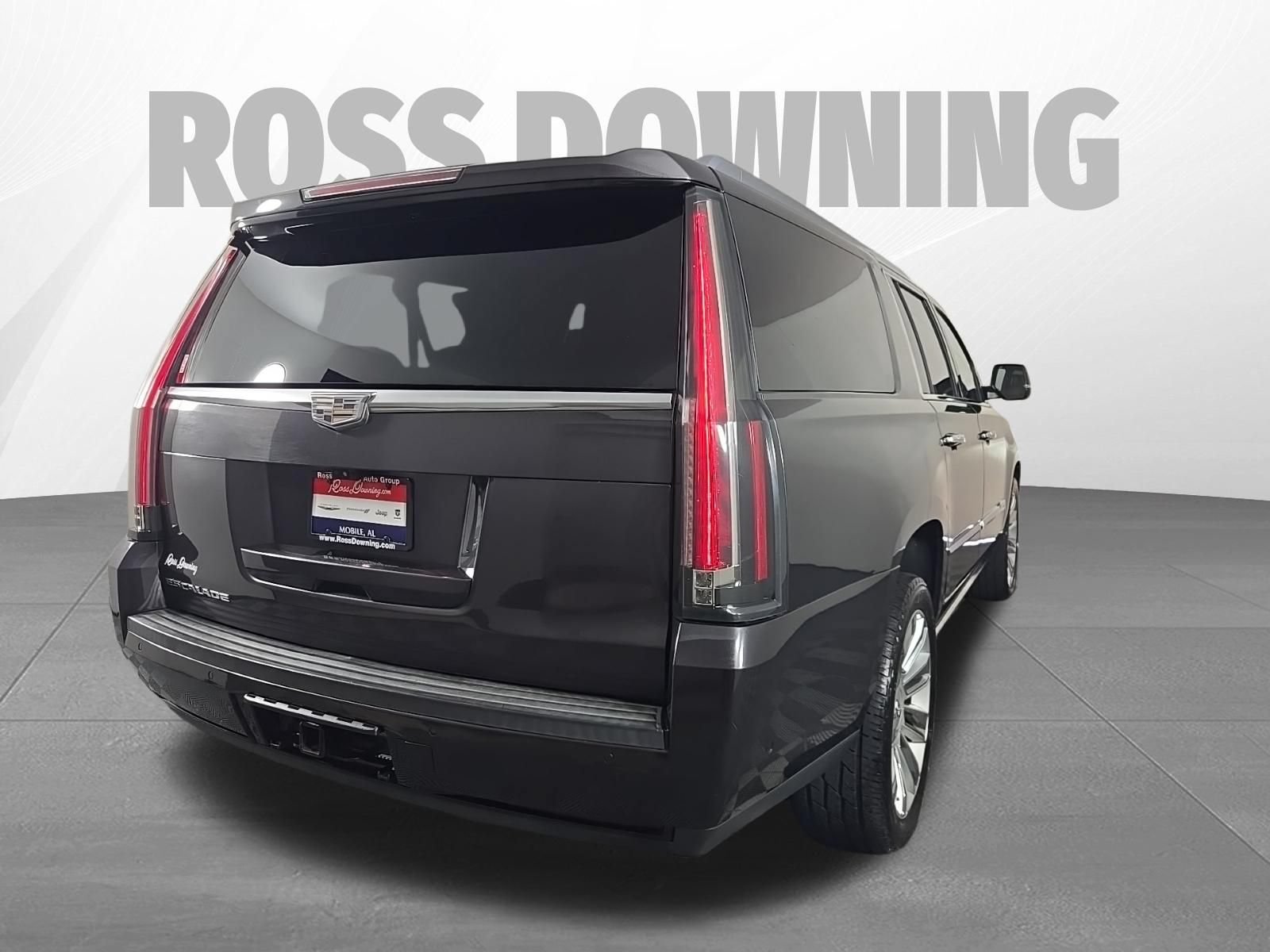 Used 2017 Cadillac Escalade ESV Premium Luxury AWD/4WD image 4