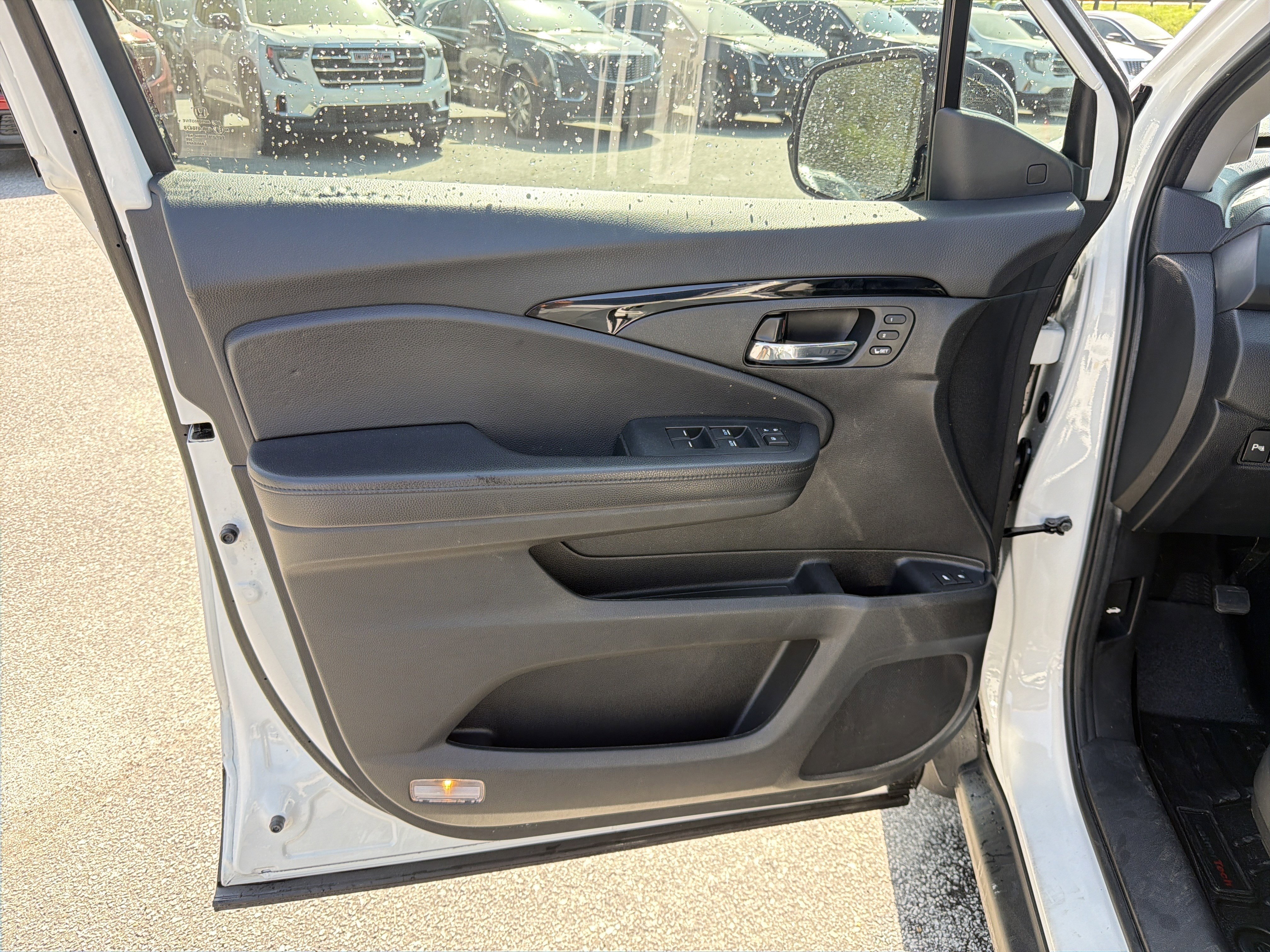 Used 2021 Honda Pilot Touring image 12