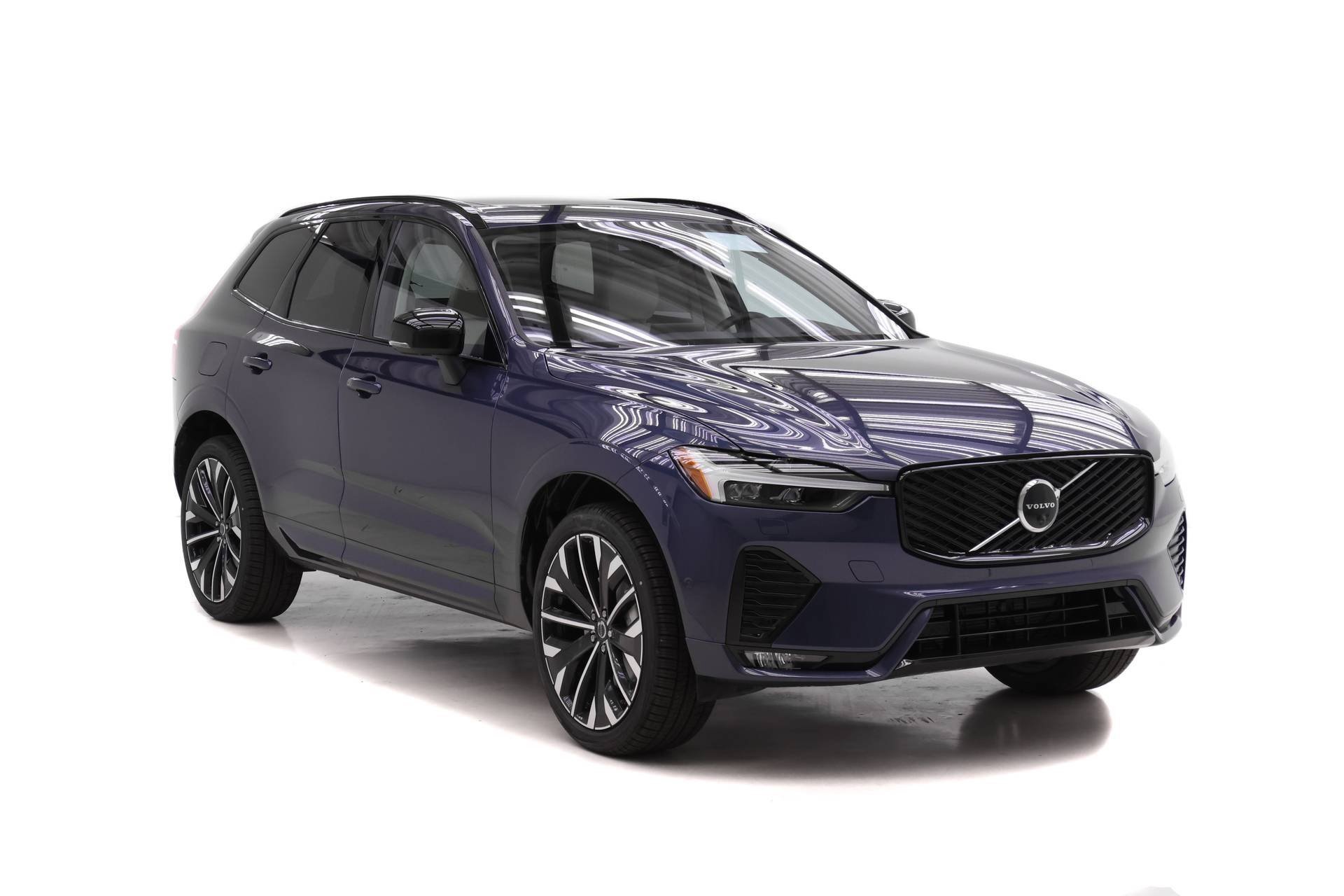 New 2026 Volvo XC60 B5 Ultra w/ Protection Package Premier image 2