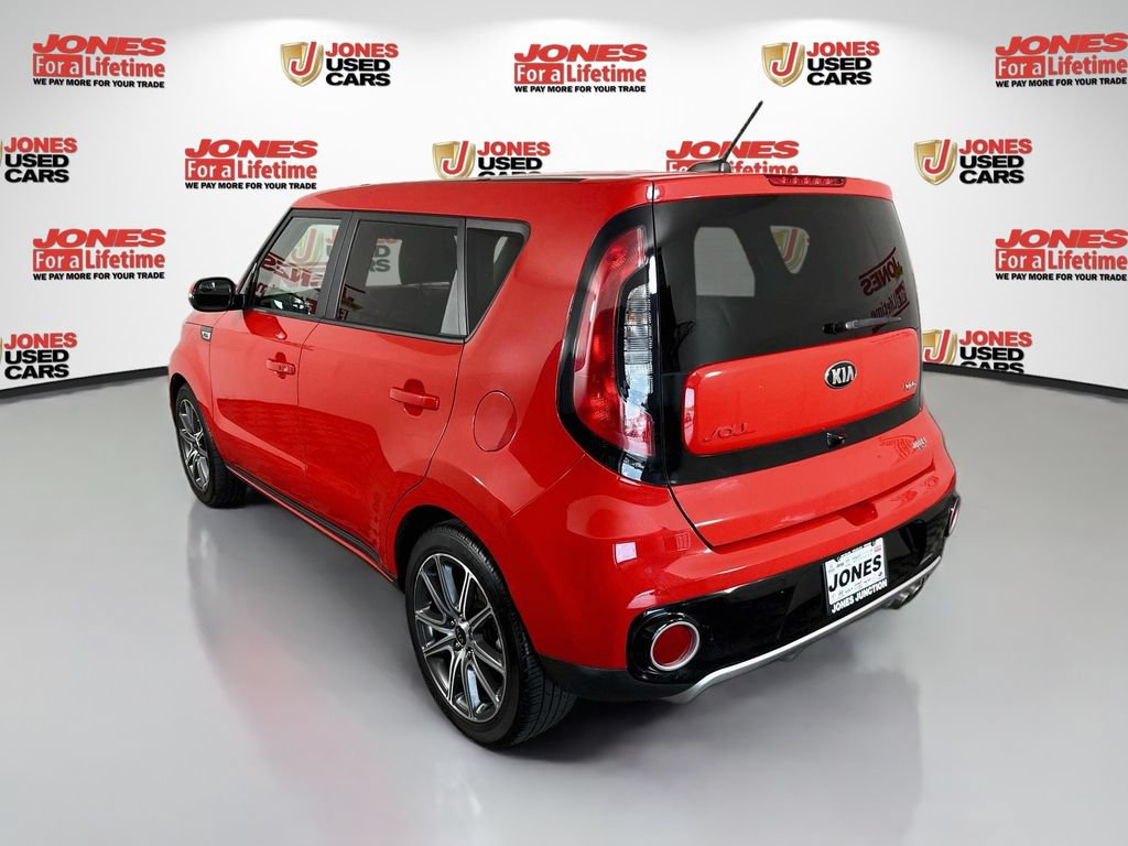 Used 2019 Kia Soul ! FWD image 2