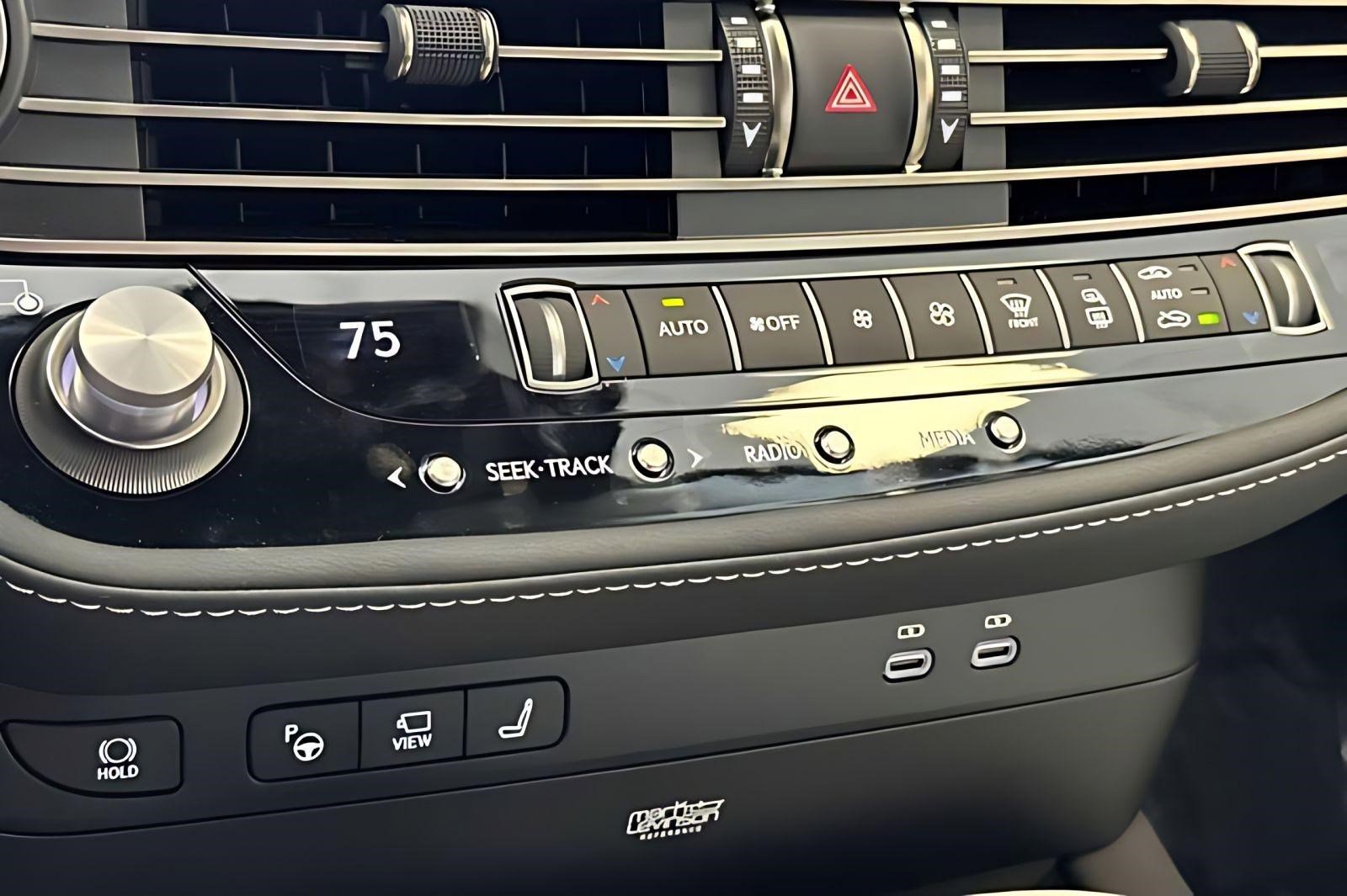 Used 2024 Lexus LS 500 w/ Interior Upgrade Package image 17