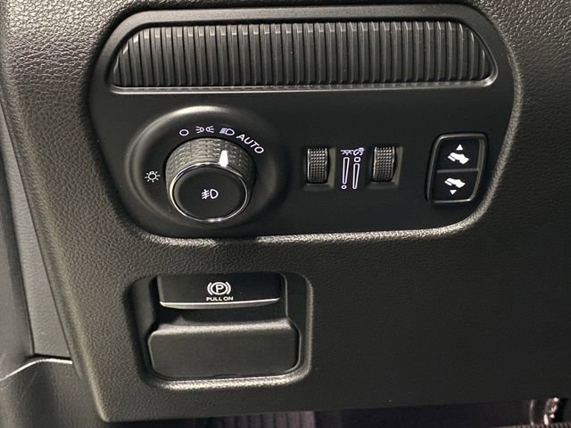 Used 2023 Jeep Wagoneer L Series III w/ Preferred Equipment Group image 27