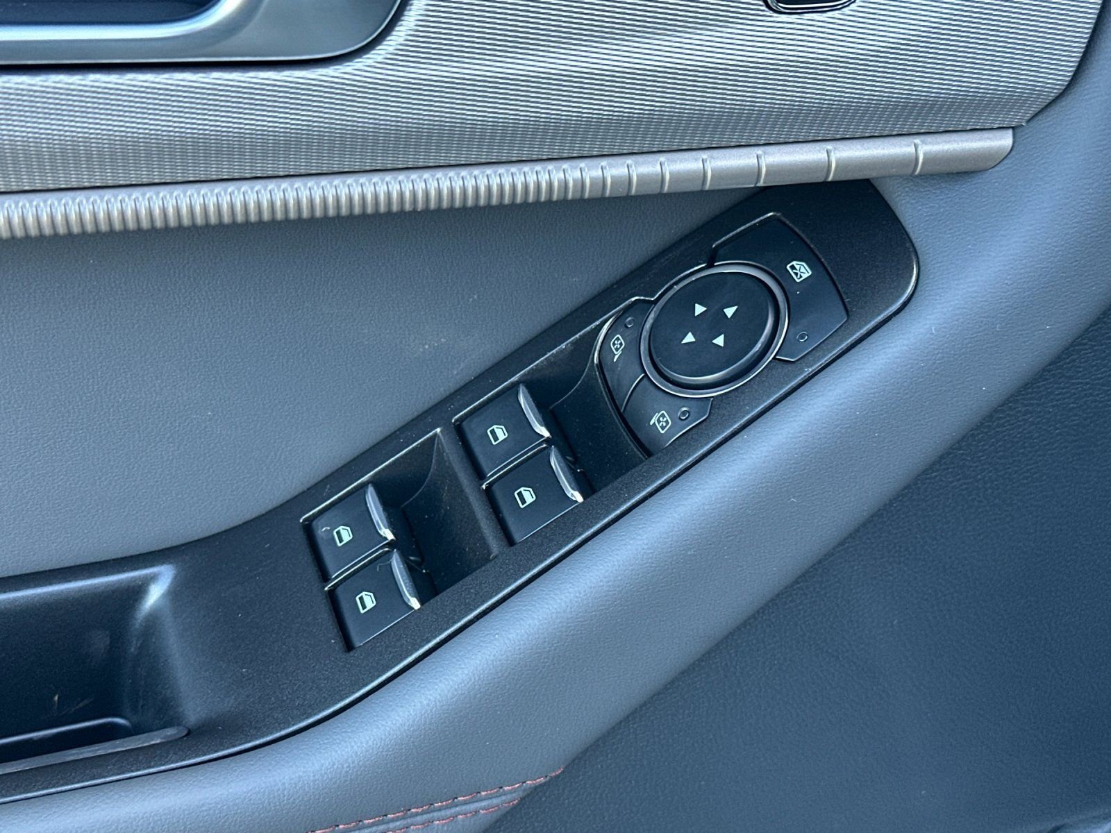 New 2026 Ford Explorer Active w/ Active Comfort Package image 12