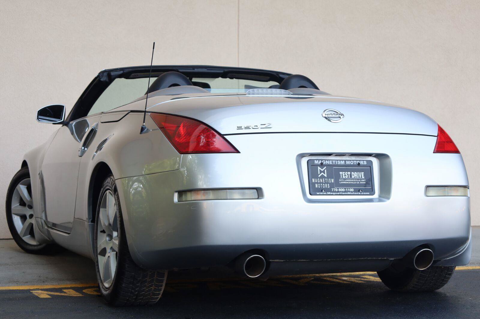 Used 2004 Nissan 350Z Touring RWD image 16