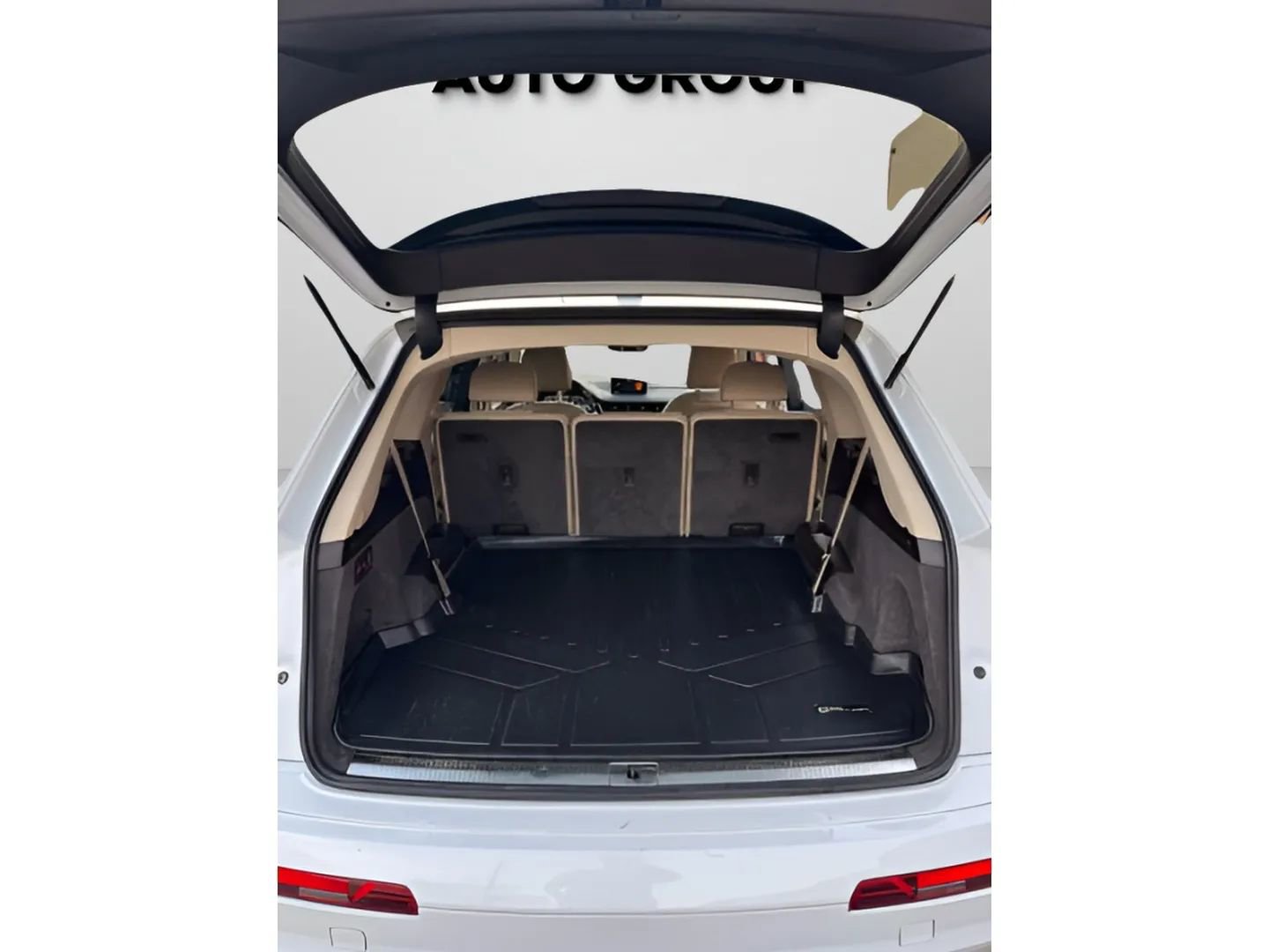 Used 2017 Audi Q7 3.0T Premium Plus w/ Premium Plus Package image 23