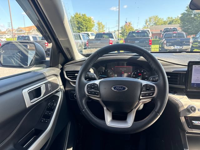 Used 2023 Ford Explorer XLT w/ Equipment Group 202A AWD/4WD image 14