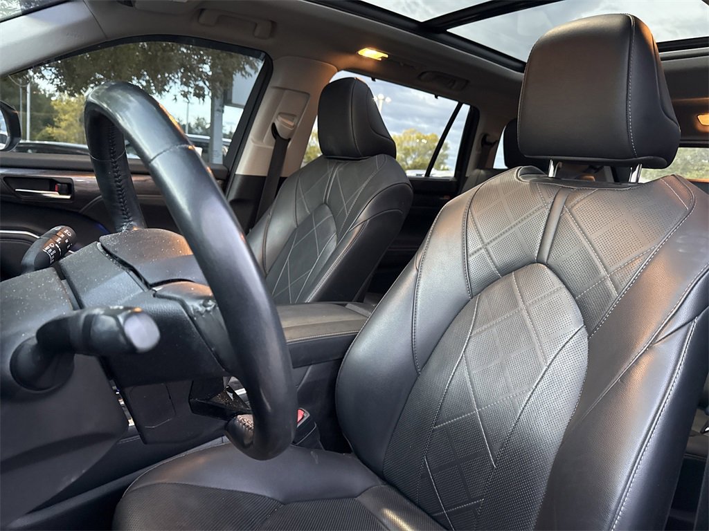 Used 2020 Toyota Highlander Platinum image 9