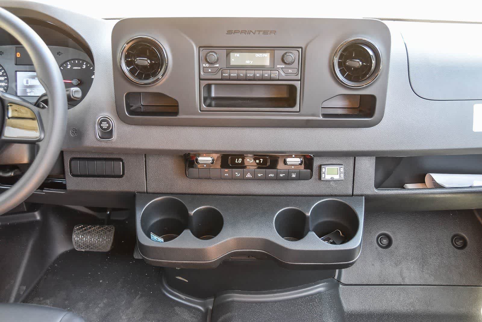 Used 2021 Mercedes-Benz Sprinter 2500 image 22