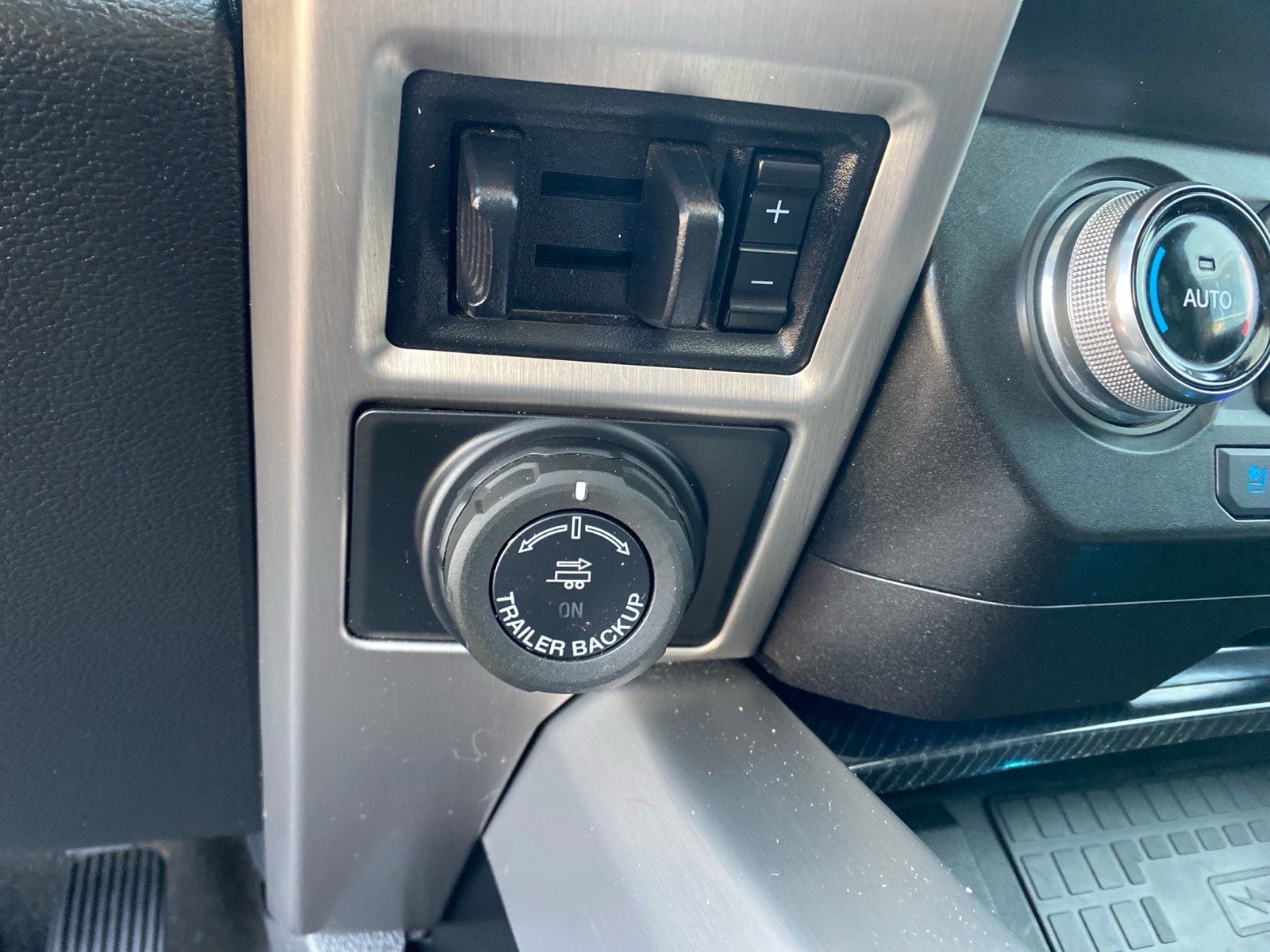Used 2021 Ford F350 Platinum w/ FX4 Off-Road Package AWD/4WD image 14