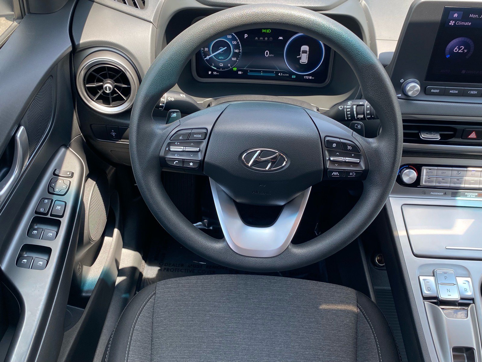 Used 2023 Hyundai Kona SE FWD image 6