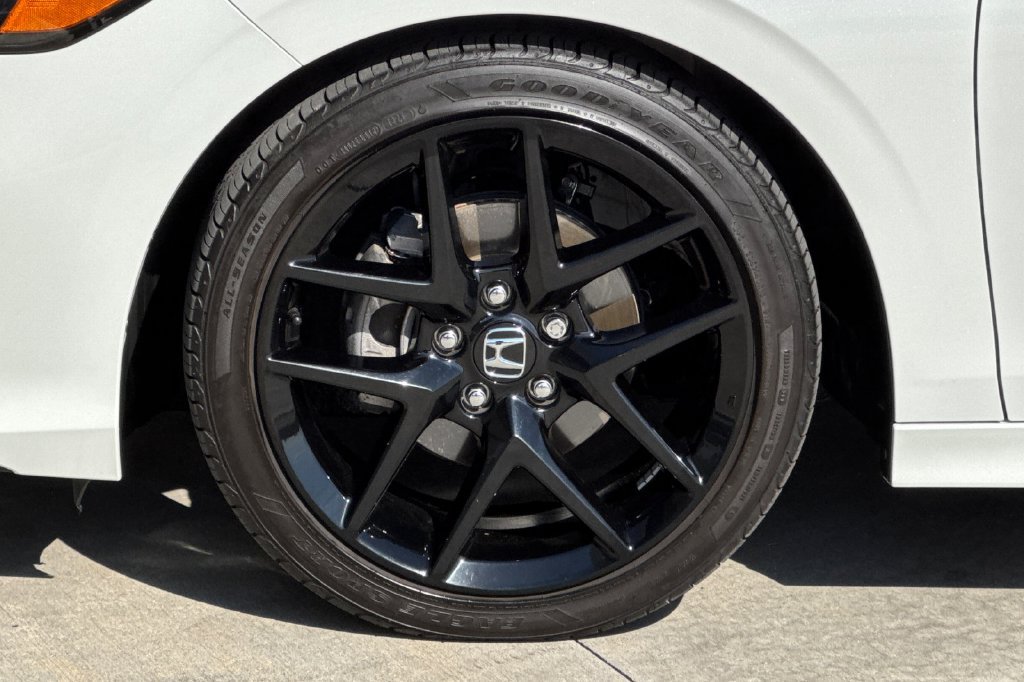 Certified 2025 Honda Civic Sport image 32