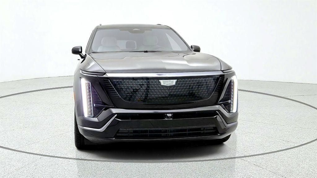 Used 2026 Cadillac Vistiq Sport AWD/4WD image 2