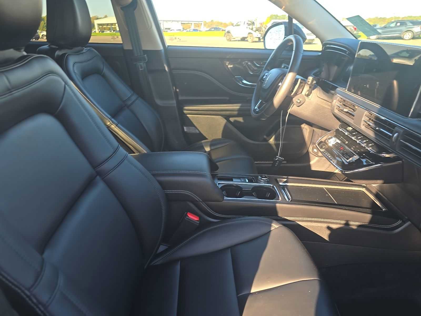 Used 2024 Lincoln Corsair AWD image 20