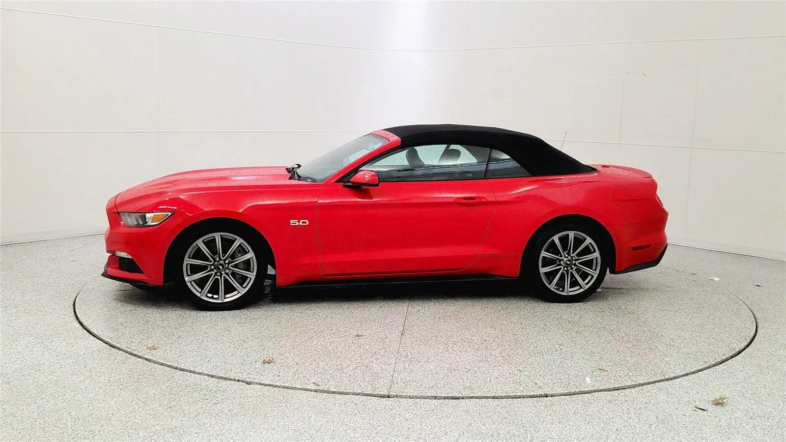 Used 2016 Ford Mustang GT Premium image 4