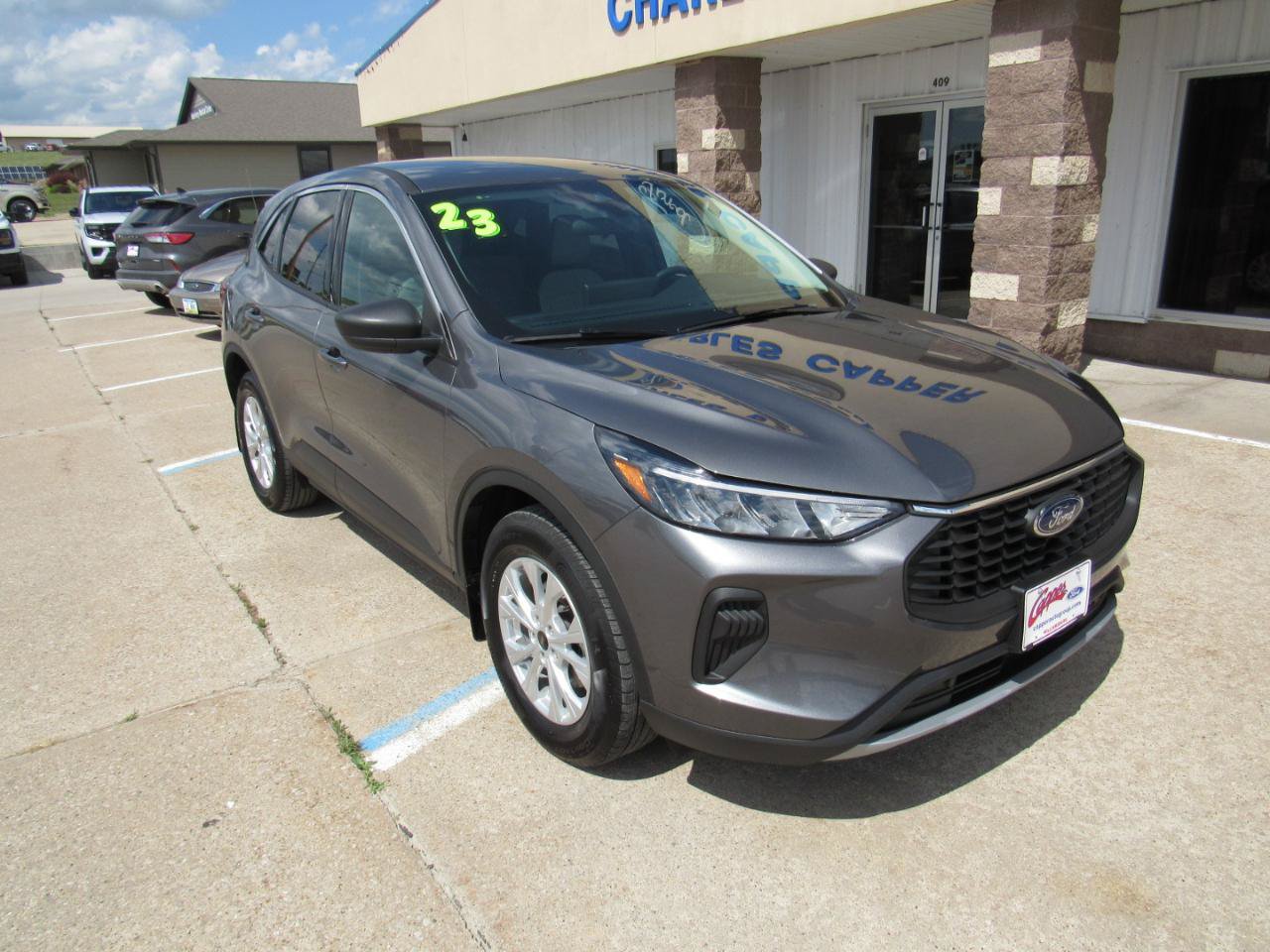 Used 2023 Ford Escape Active w/ Tech Pack #1 AWD/4WD image 3
