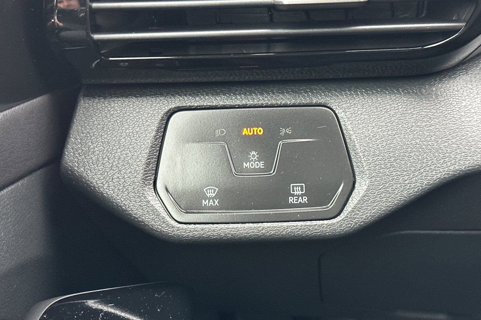 Used 2021 Volkswagen ID.4 Pro w/ ID.4 Protection Package image 30