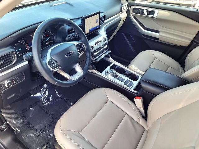 Certified 2022 Ford Explorer XLT w/ Equipment Group 202A image 10