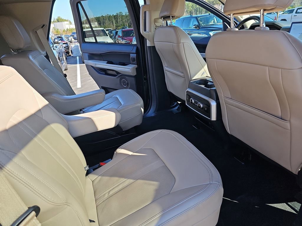 Used 2024 Ford Expedition Limited image 13