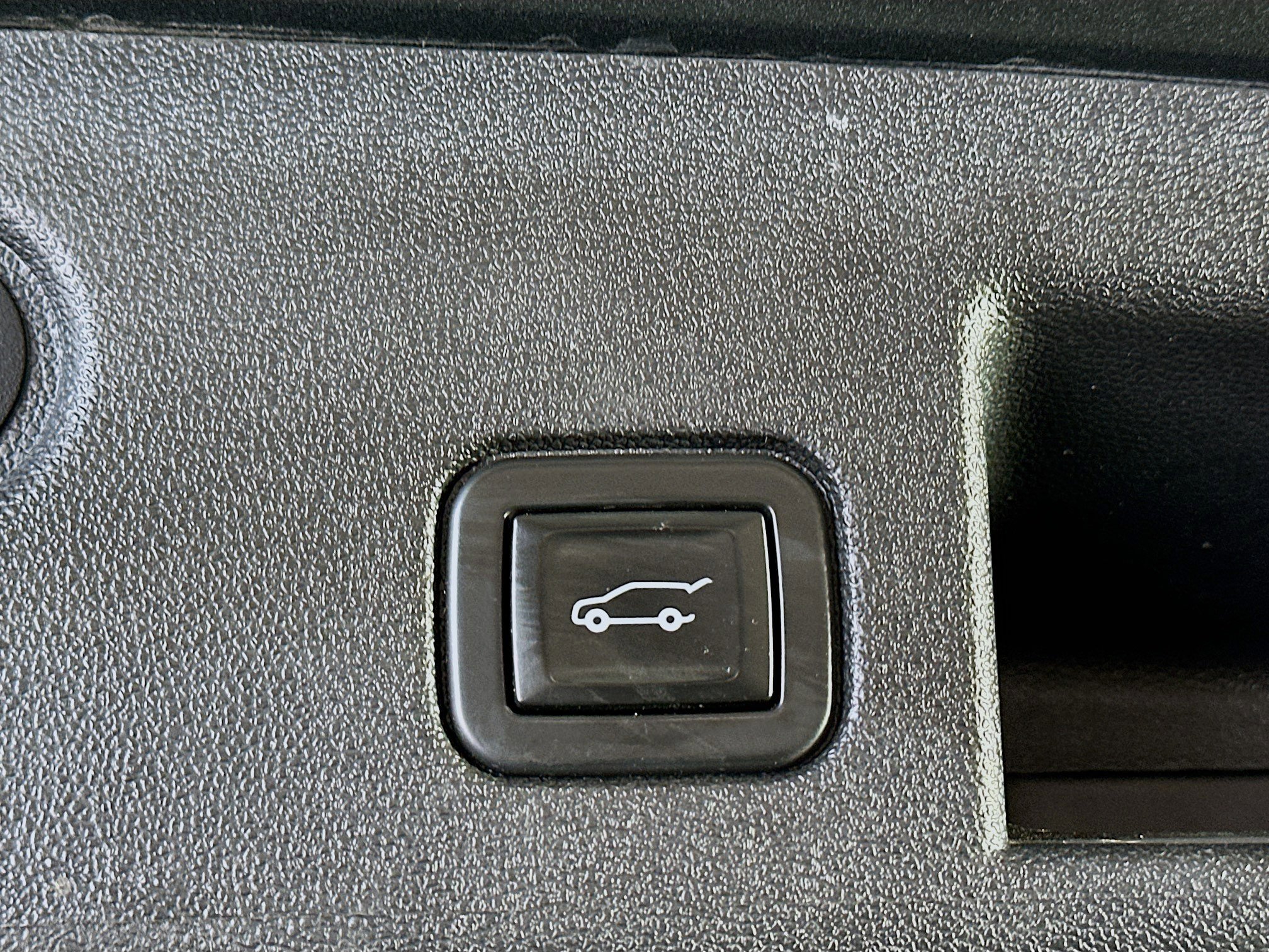 Used 2020 Chevrolet Equinox LT FWD image 29