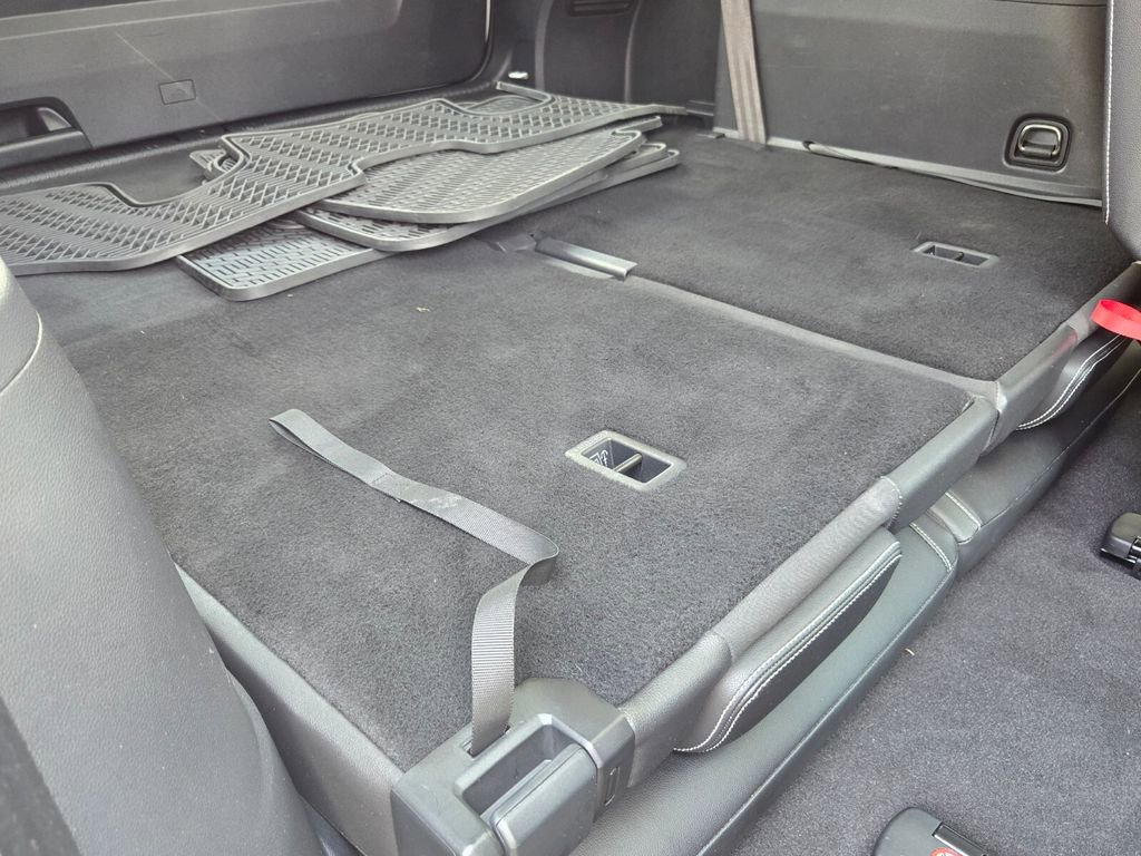 Used 2024 Volkswagen Atlas SEL Premium R-Line image 18