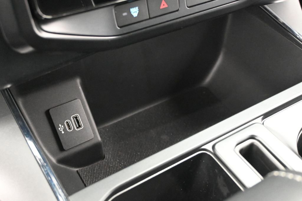 New 2025 Ford F150 Lightning Flash AWD/4WD image 16