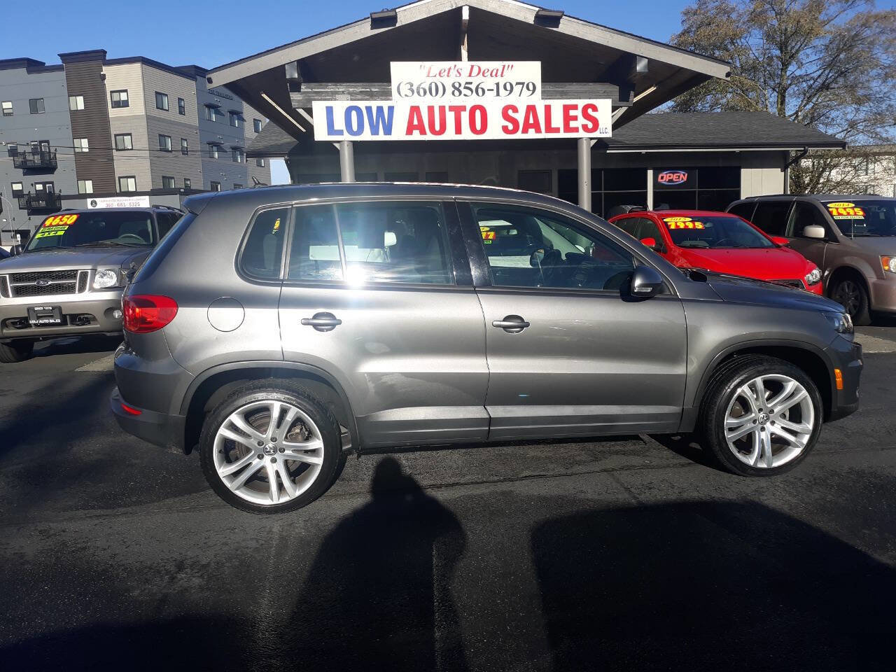 Used 2013 Volkswagen Tiguan S image 10