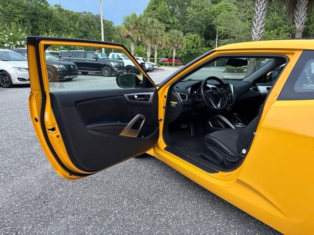 Used 2012 Hyundai Veloster w/ Style Pkg FWD image 9