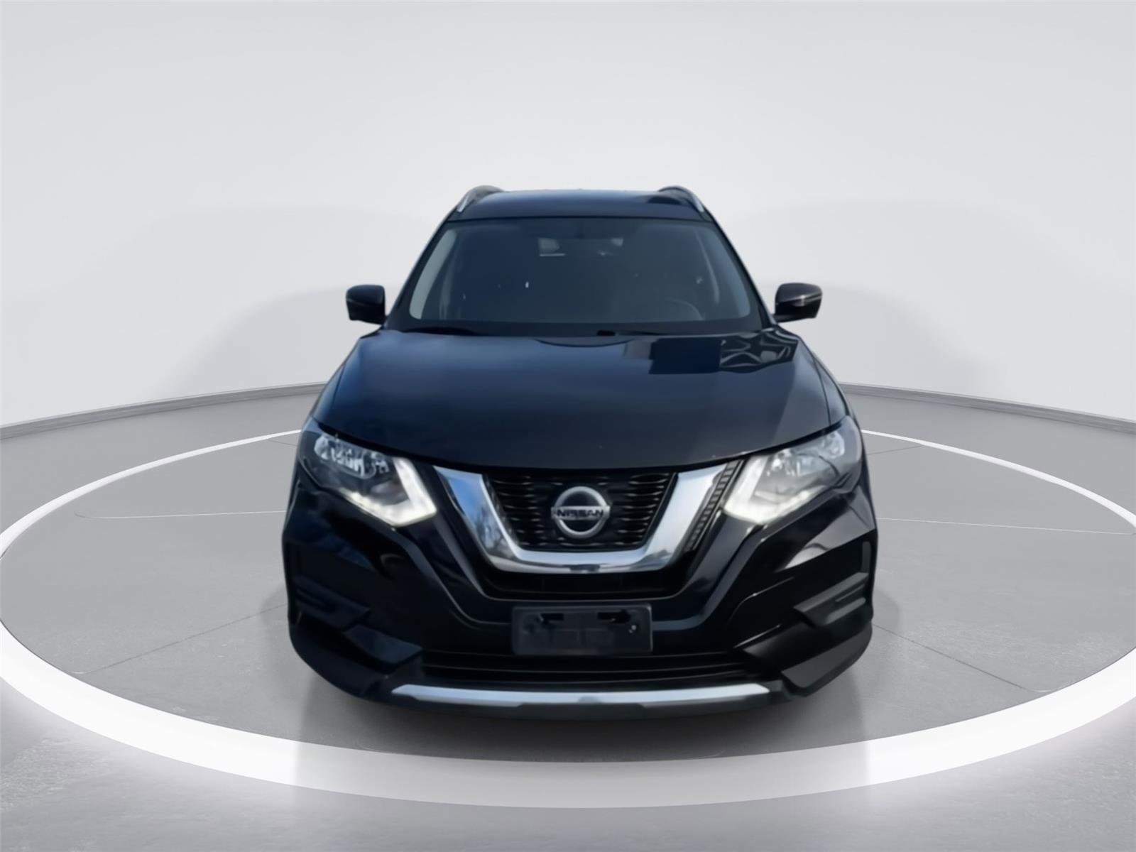 Used 2018 Nissan Rogue SV w/ Premium Package image 3