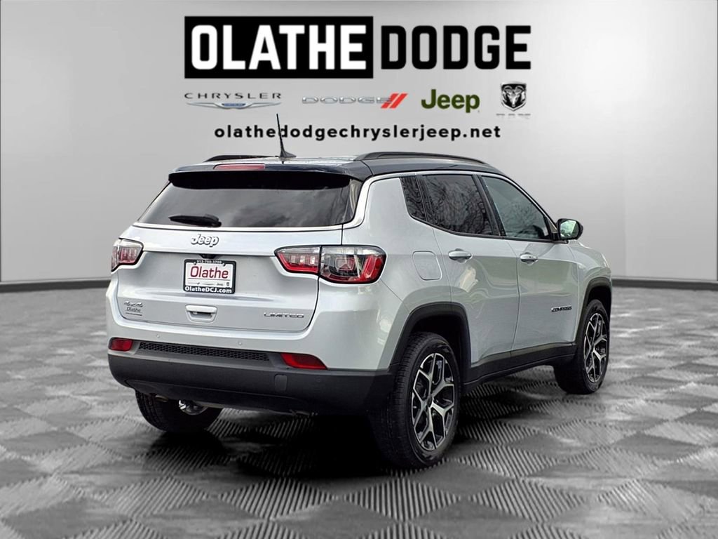 Used 2025 Jeep Compass Limited image 27