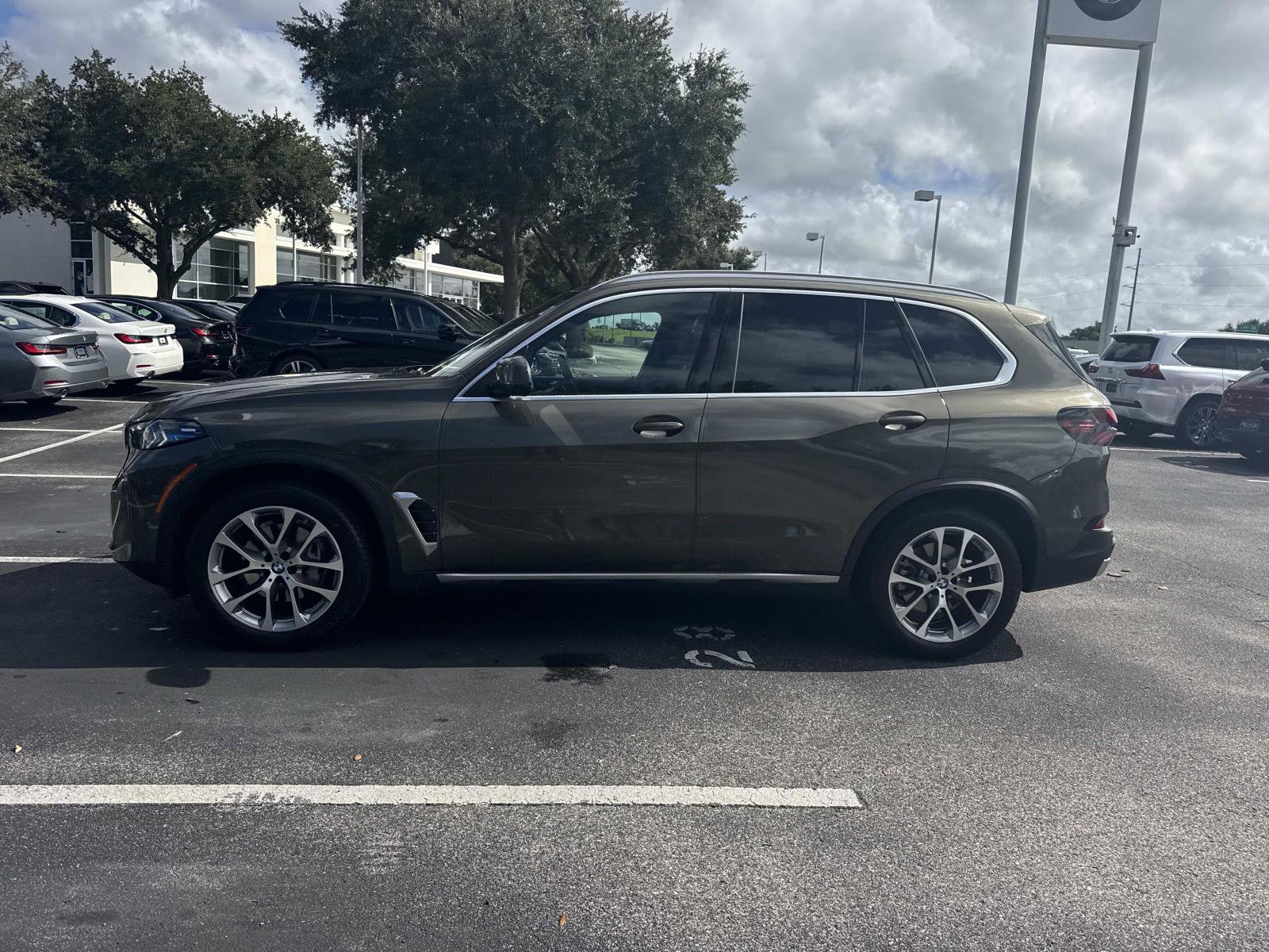 Certified 2025 BMW X5 xDrive40i w/ Premium Package image 7