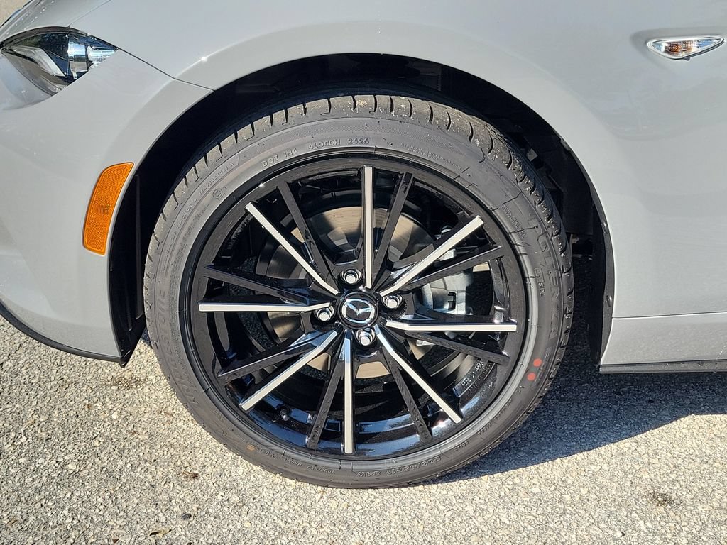 New 2026 MAZDA MX-5 Miata RF Grand Touring RWD image 6