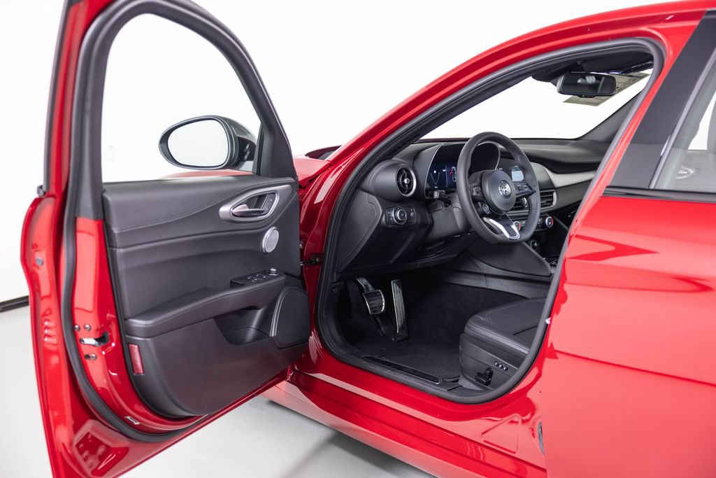 New 2026 Alfa Romeo Giulia AWD image 17