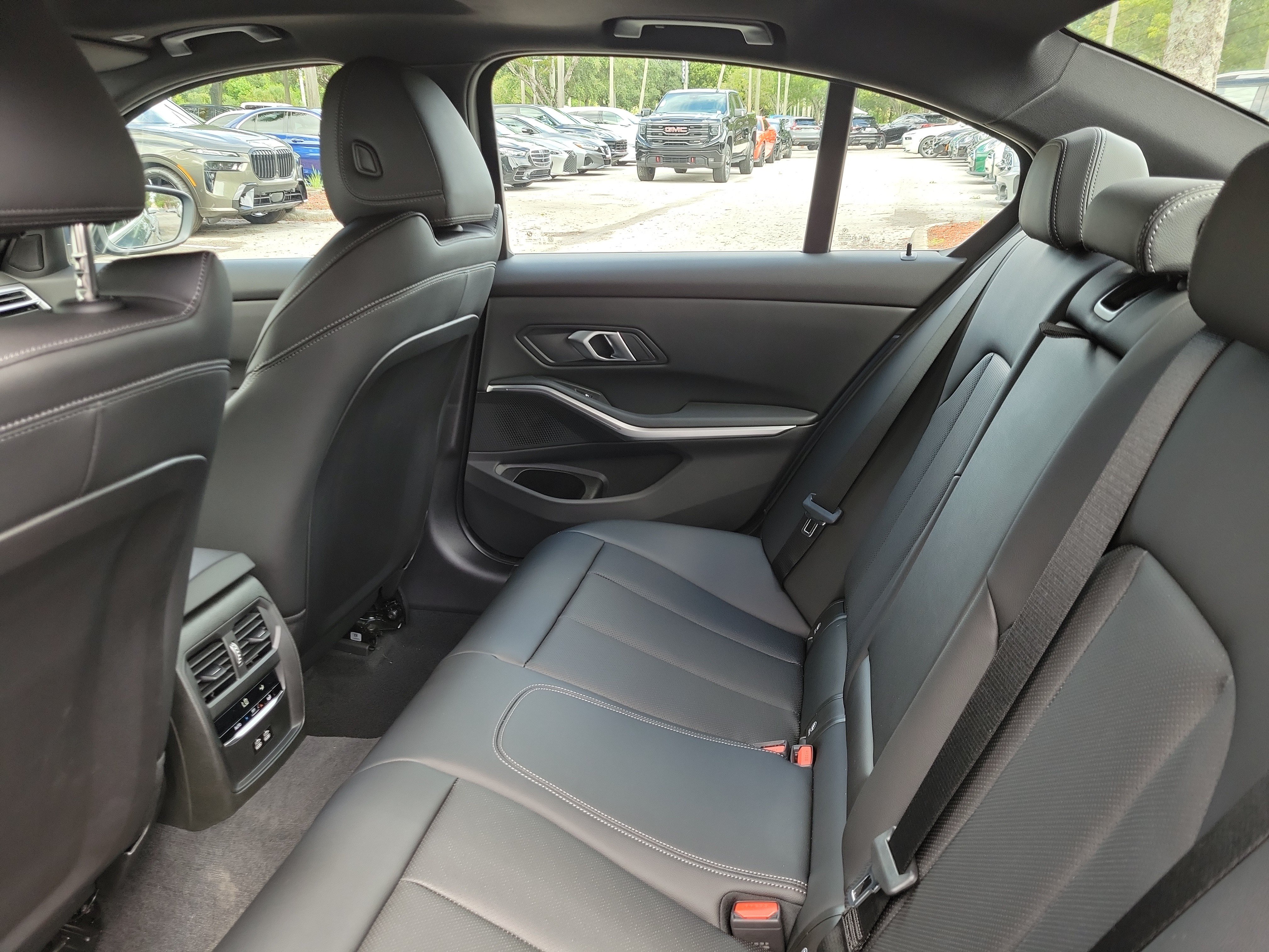 New 2026 BMW 330i Sedan w/ Premium Package RWD image 8