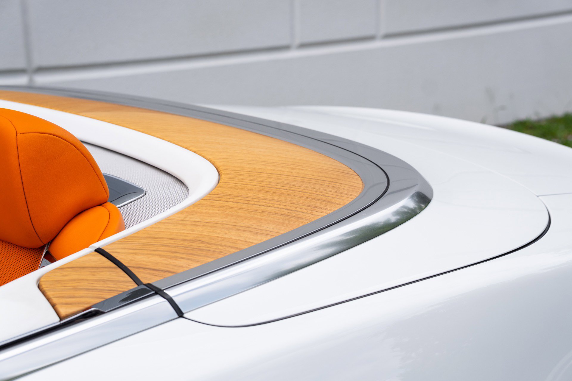 Used 2017 Rolls-Royce Dawn RWD image 34