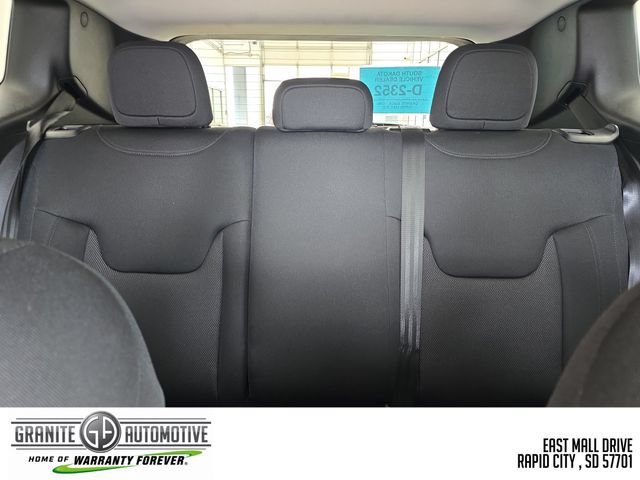 Used 2023 Jeep Renegade Latitude AWD/4WD image 37