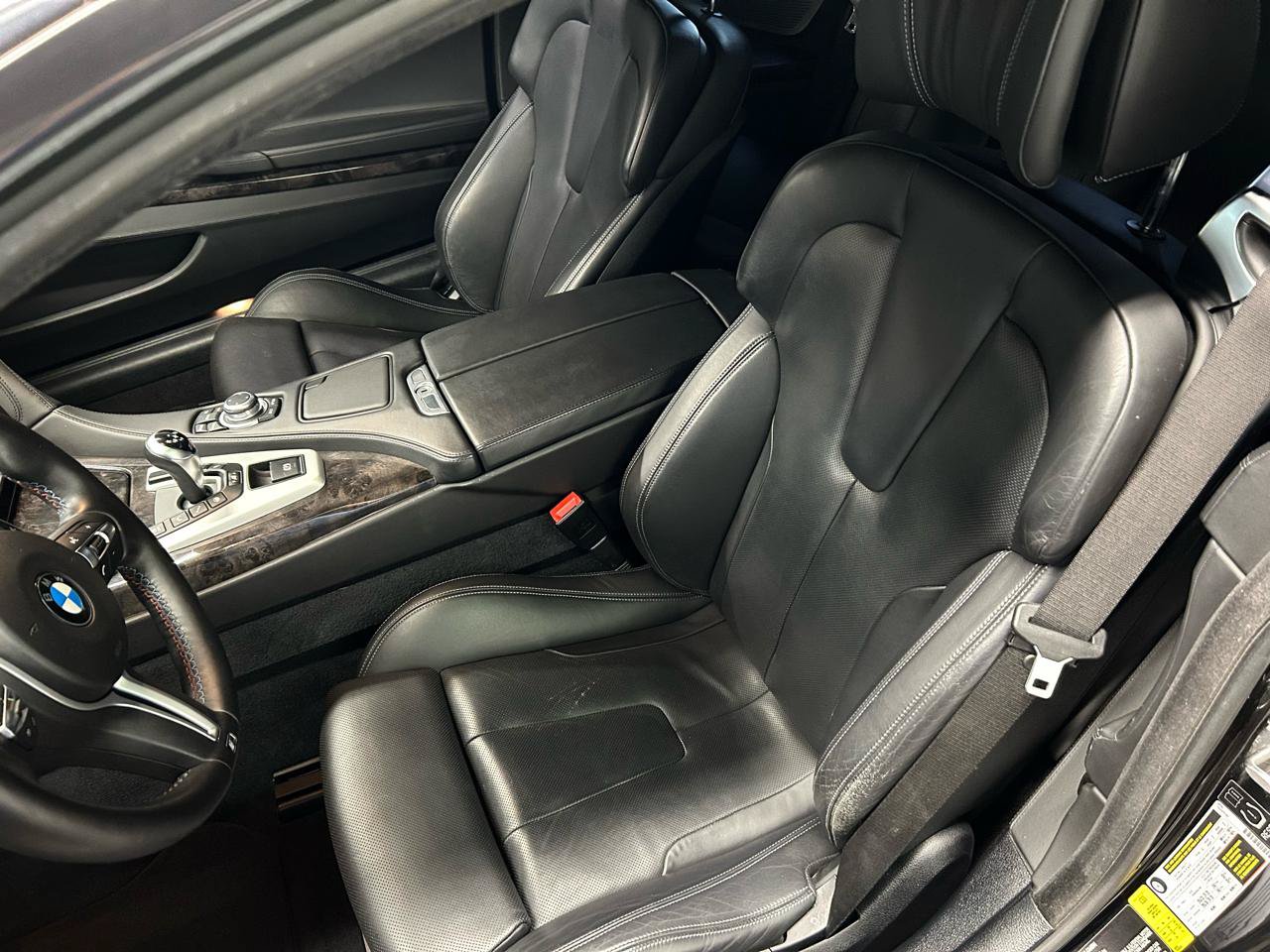 Used 2013 BMW M6 Coupe w/ Executive Pkg RWD image 11