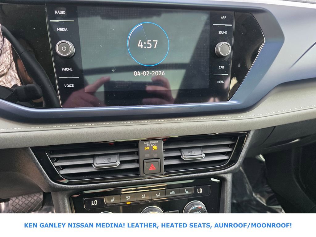 Used 2024 Volkswagen Taos SE image 27