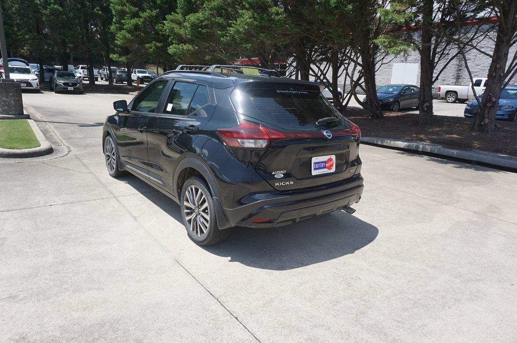 Used 2021 Nissan Kicks SR w/ Interior Electronics Package FWD image 17