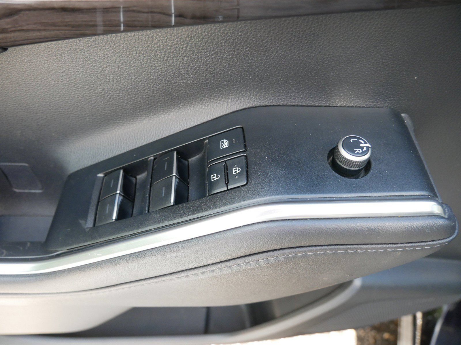 Used 2020 Toyota Highlander Limited AWD/4WD image 15