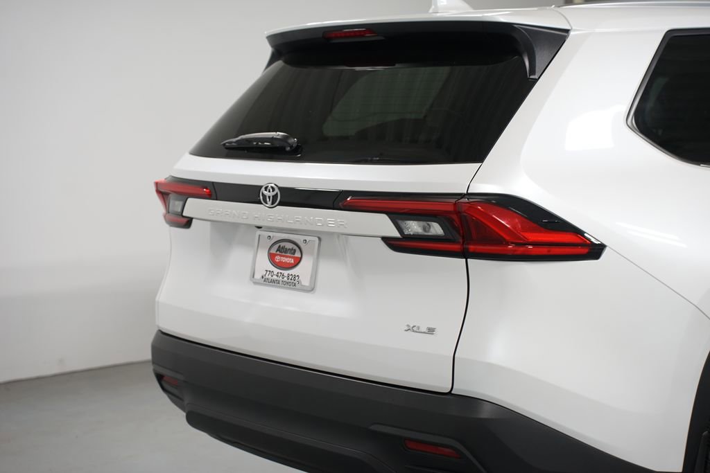 Certified 2024 Toyota Grand Highlander XLE image 9